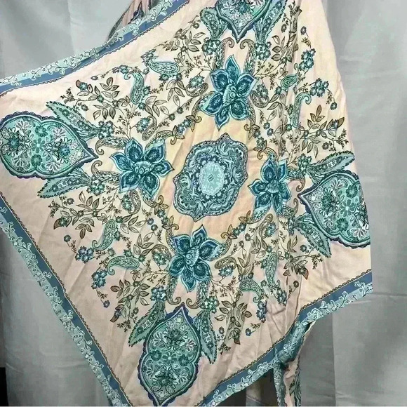 Maurice’s paisley Shaw one size - Picture 3 of 5